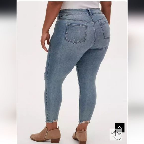🍁🍂Torrid 18r Jegging Skinny Super Soft High-Rise Destructed Jean - Picture 5 of 6